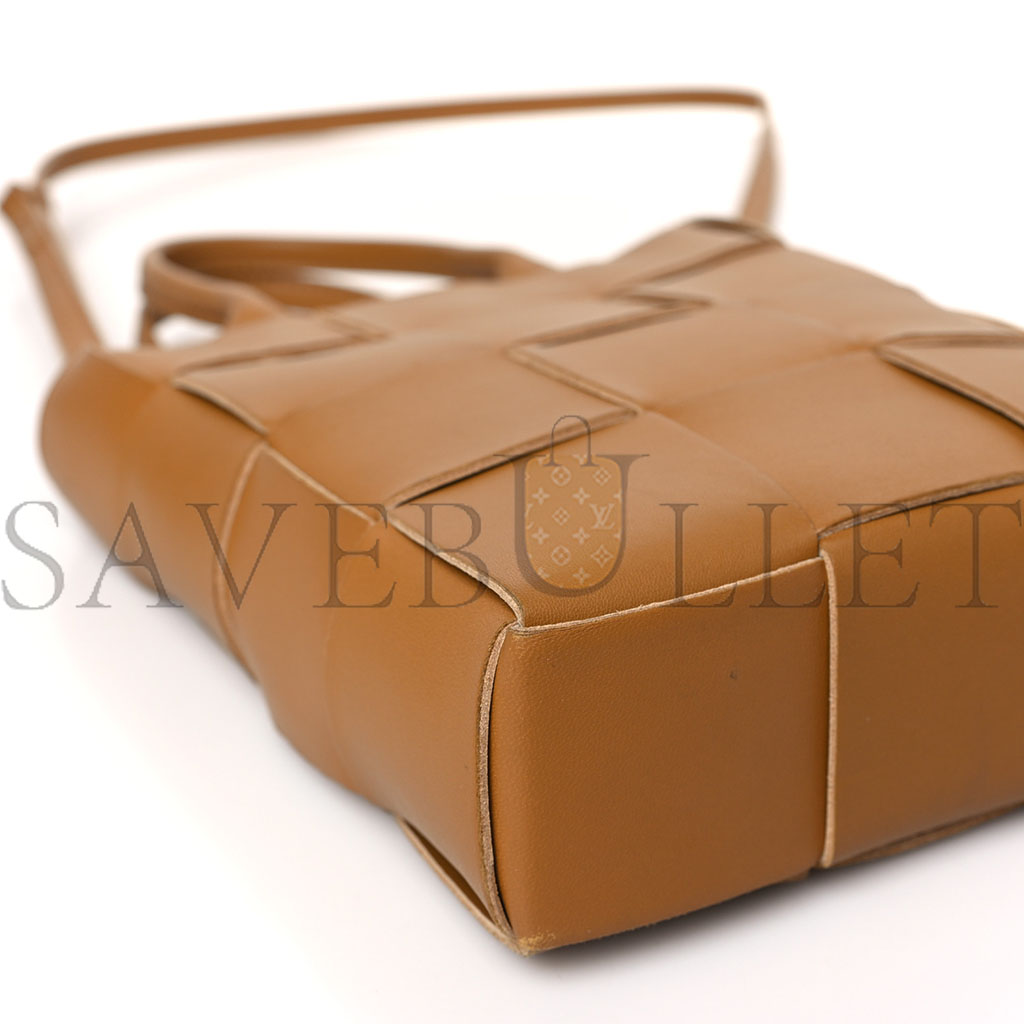 bo*te*ga  ve*ne*ta lambskin maxi intrecciato mini N0*H south cassette tote camel gold (27*24*5cm)