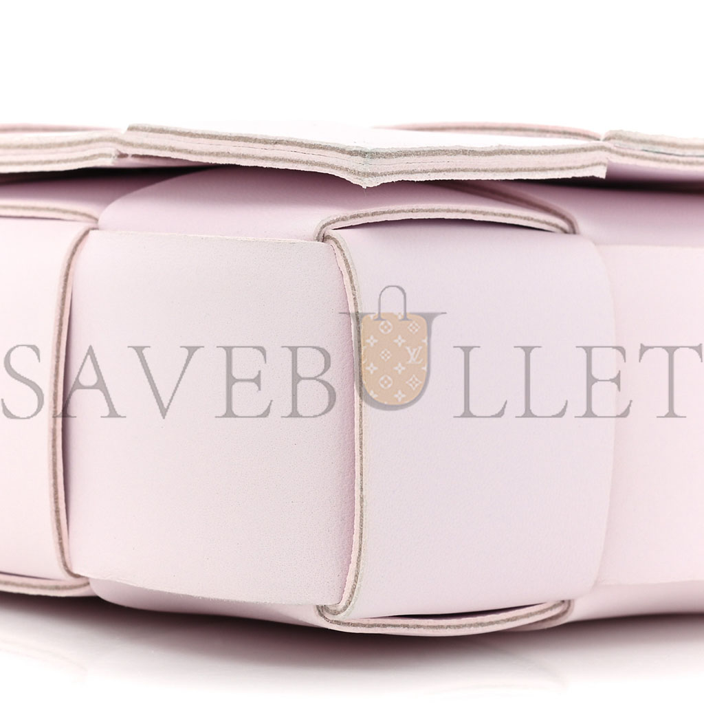 bo*te*ga Ve*ne*ta lambskin maxi intrecciato cassette crossbody bag bliss washed  (23*15*5.5cm)