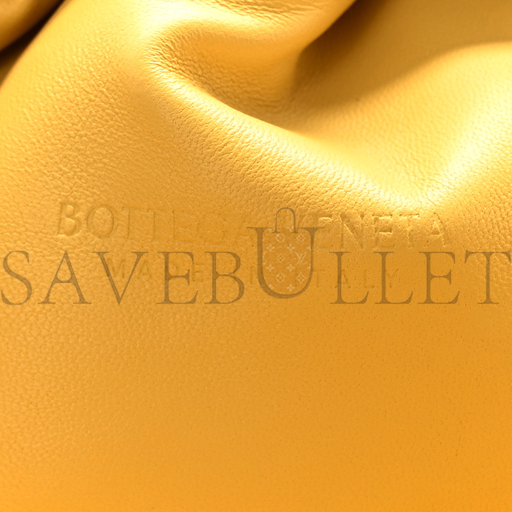 bo*te*ga Ve*ne*ta nappa maxi intrecciato the pouch oversized clutch corn  (38*21*8cm)